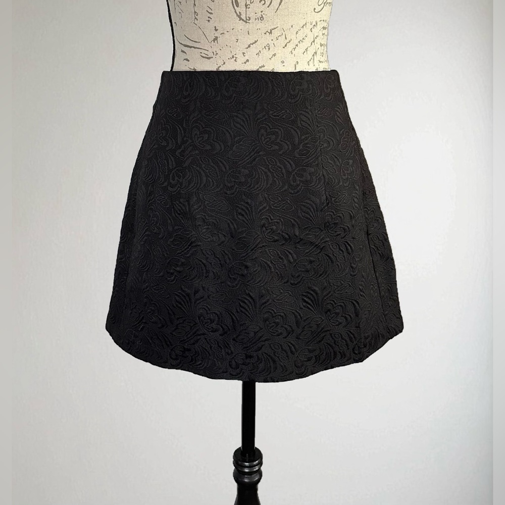 Forever 21 Black Textured Mini Skirt